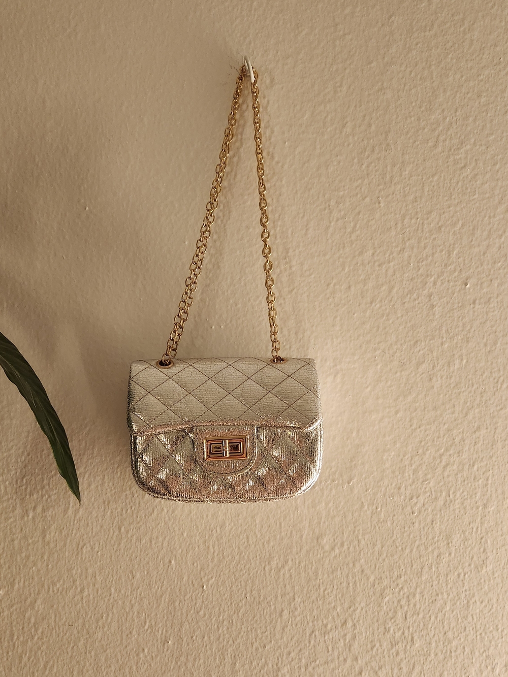 Elegant Metallic Quilted Chain Shoulder Bag - Silver